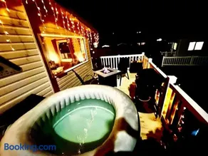 Holiday Home with Hot Tub Cornish Country SeaSide - Image 2