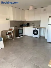 Appartement RDC avec parking privé - Image 1
