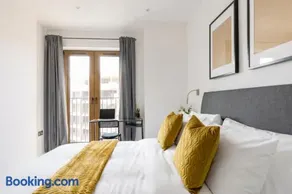Apartment- St Albans with WiFi & Close to Station - Image 3