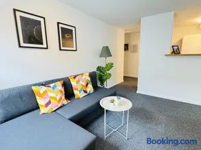 aday - Central and Gorgeous 2 Bedroom Apartment - Image 4