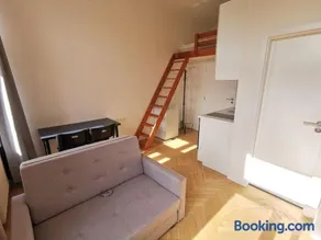 New Petite Studio In Bohemian Suburb - Image 3