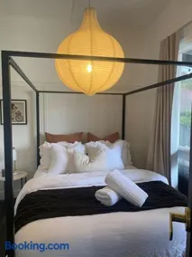 Modern and Cosy - Image 2