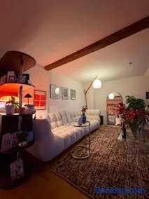 Cosy room in attic flat in the center of Zurich - Image 1