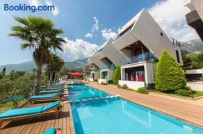 Hildon Villas - Image 1