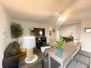 Modern Condo Central Huron Boat Basin Area - Image 3