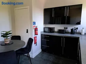 Glasgow Apartment close to the airport - Image 3