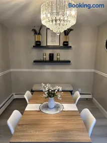 Luxurious, newly renovated retreat - Image 3