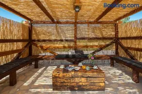 Villa adatta alle famiglie con barbecue, idromassaggio e terrazza | Vista sulla piscina - Image 4