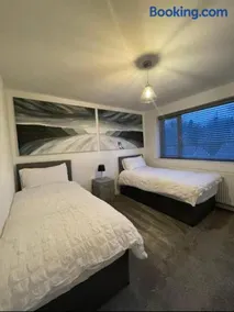 Entire house - Peaceful 3 bedroom home - Image 4