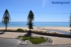 Christies Seahorse Holiday Townhouses - Image 4