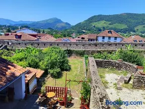 Auberge du Pèlerin Gîte de charme en pierre avec vue sur les montagnes - Image 3