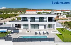 Villa Ikic ZadarVillas - Image 2