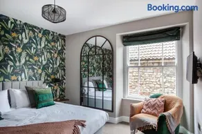 The Prince of Waterloo - Boutique Guest Rooms - Image 3