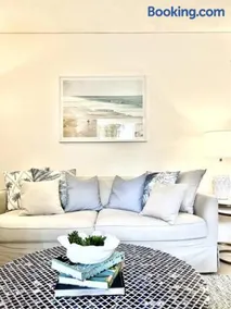 311 Hastings Street 2 Bedroom Luxury - Image 5