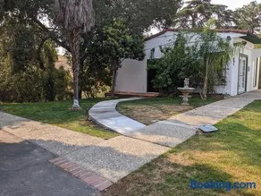 Farm house retreat on the hills near BART - Image 2