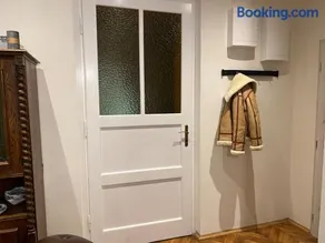 Luxe-Boutique Apartments - Image 4