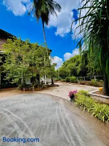 Monkey Garden Hotel - Image 4