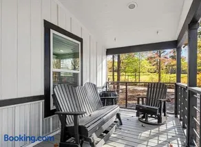 Broken Bow Cabin with Hot Tub, Deck & BBQ - Image 4