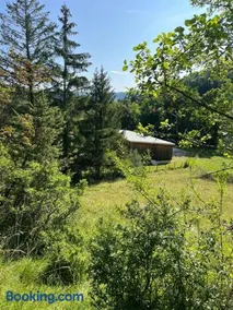 Serene Wilderness Getaway for 15 next to a historic castle - Image 3
