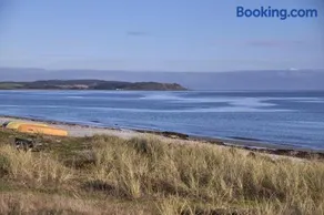 Beautiful Holiday Home In The First Row By The Sea With Panoramic Views - Image 3