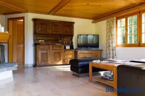 Cozy Apt Overlooking the Gstaad Mountain Area - Image 4