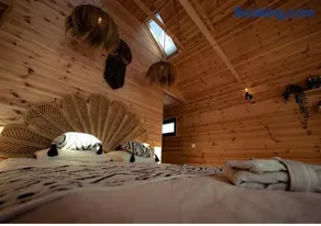 Namelis prie ežero I Medaus Žemė - Lakefront Lodge Lithuania - Image 3