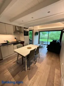 Chalet les pieds dans l'eau Lac Aiguebelette - Image 2