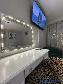 2BR King and Queen beds Games Stadium 6Flags Airport - Image 3