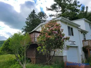 Wine and roses farm house - Image 2
