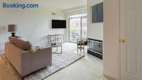 Landing Modern Apartment with Amazing Amenities (ID7433X30) - Image 3