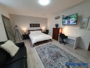 Grandview Melbourne Executive 2BR Apartment - Image 2
