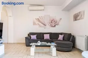 Ares house - Image 1