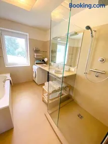 Ferienwohnung mit Seesicht und Hotelservices - Image 3
