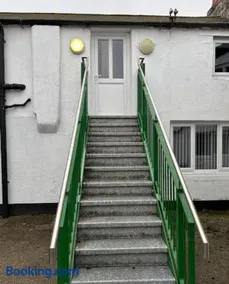 Unique, Large 2 bedroom Flat - Image 3