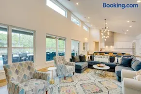 Relax Fireside! Waterfront Malakoff Home w/ Pool - Image 5