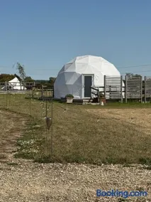 Meadow Vale Retreats - Image 2