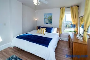 Vintage downtown flat near Holy Hill, Golf &Ski - Image 2