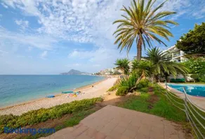 SOLETE - Apartamento con vistas, acceso directo al mar, piscina y parking by Redi - Image 3