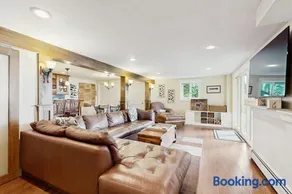 Oceanfront snowbird-friendly home on the beach with washer/dryer & fireplace - Image 3