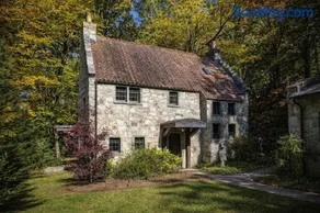 Storybook Three Cottage Mountain Compound - Image 2
