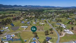 Tranquil Country Escape With Scenic Views - Image 2
