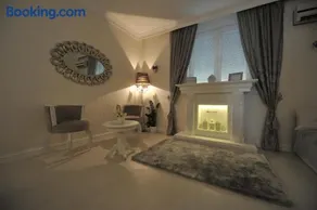 Margot Luxury Studio - Image 4