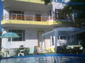 Prima Guest House 2 - Image 1
