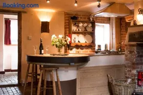 Dons Barn, Grove Farm - Image 3