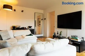 Bright & Stylish Forest Hill Gem Near Downtown - Image 1