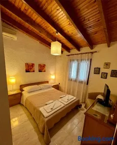 DIMIS swimming pool small villa - Image 3