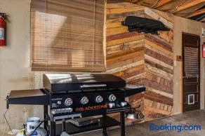 Scenic Mtn Retreat w Hot Tub & Mountain Views - Image 4