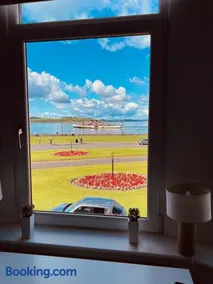Seaview one bedroom apartment in centre of Largs - Image 4