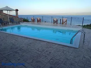 SIX INDEPENDENT HOUSES BY THE sea - Image 3