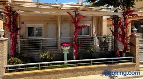 The Garden Apartments - Image 2